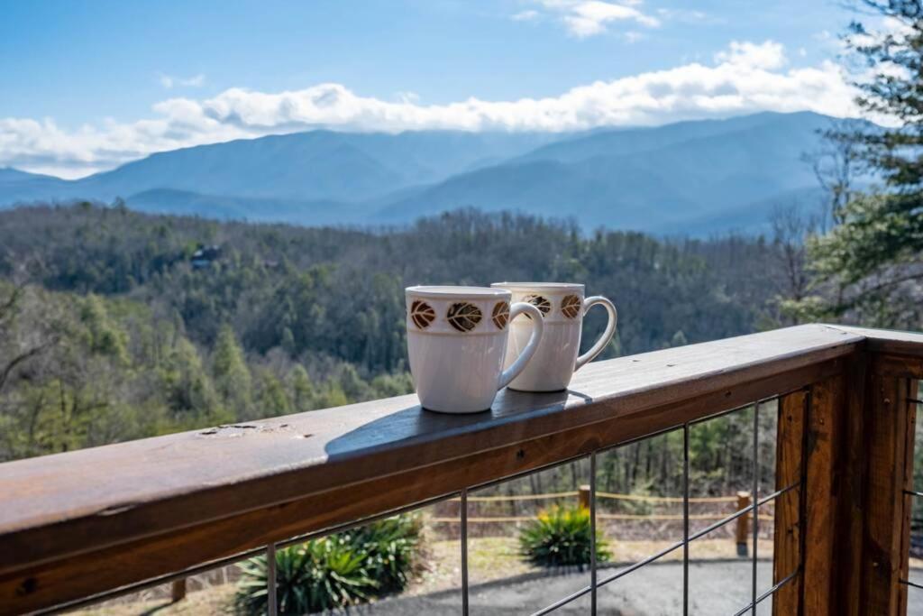 Happy Trails - Cobbly Nob Resort Home Gatlinburg Exterior photo