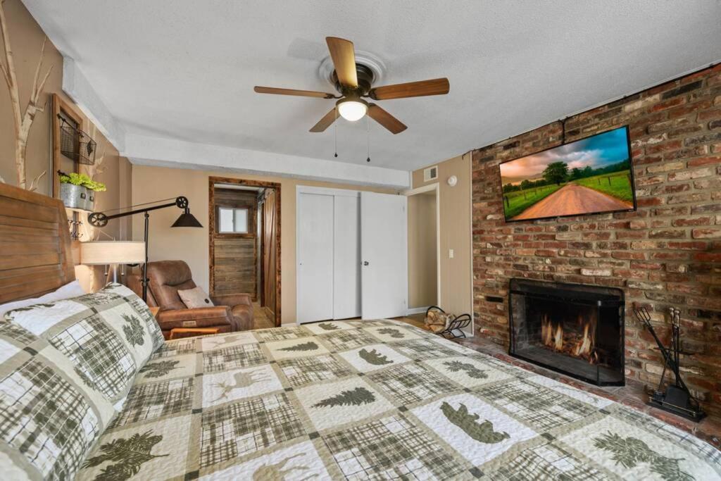 Happy Trails - Cobbly Nob Resort Home Gatlinburg Exterior photo