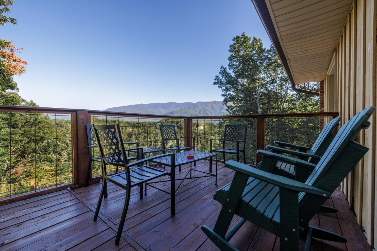 Happy Trails - Cobbly Nob Resort Home Gatlinburg Exterior photo
